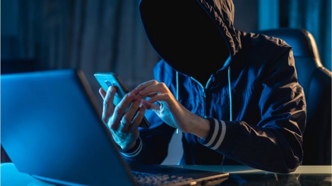 US charges Chinese Covid-19 research 'cyber-spies'